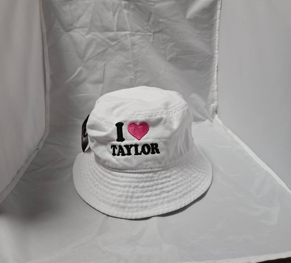 “I ❤️ TAYLOR” Embroidered Bucket Hat – White Cotton, Handmade Fan Favorite